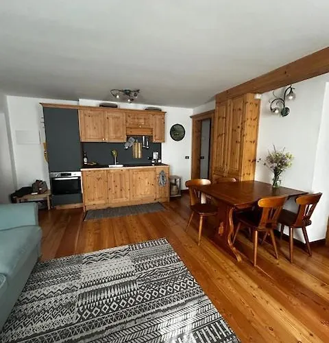 Ca' Pelmo Apartment *